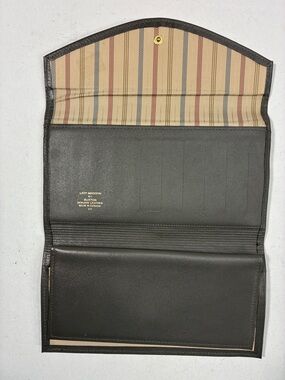 Buxton Black Leather Travel Wallet with Striped Beige Interior